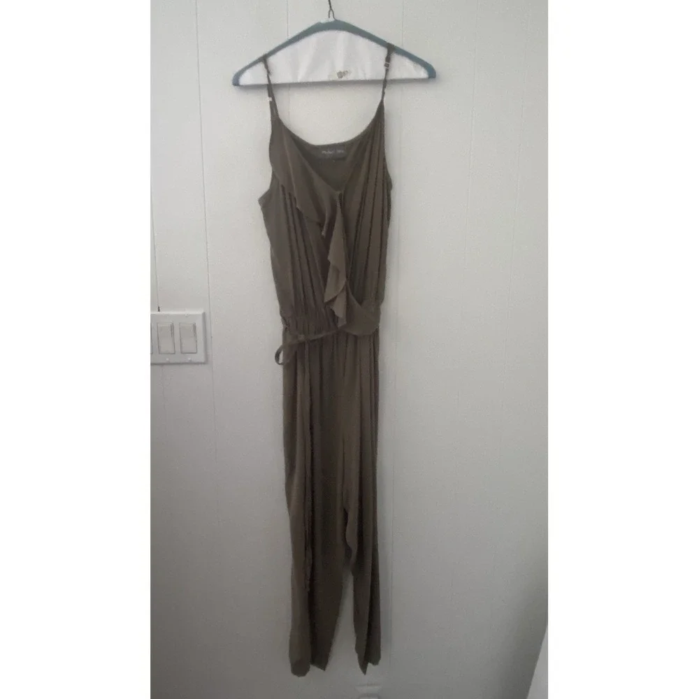 Michael Stars Ruffle Surplice Sleeveless Jumpsuit Olive Green‎ Size Small